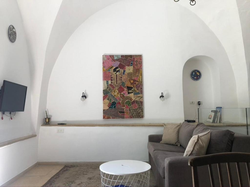 One Bedroom Stone Apartment Jerusalem Exterior photo